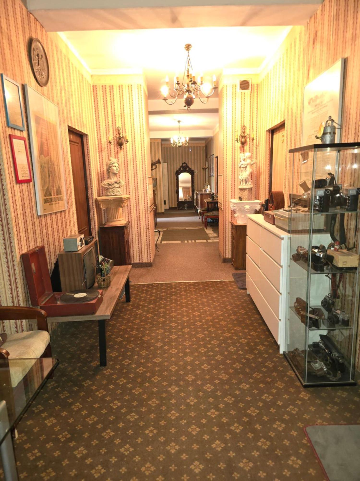 Apollo Apartment *